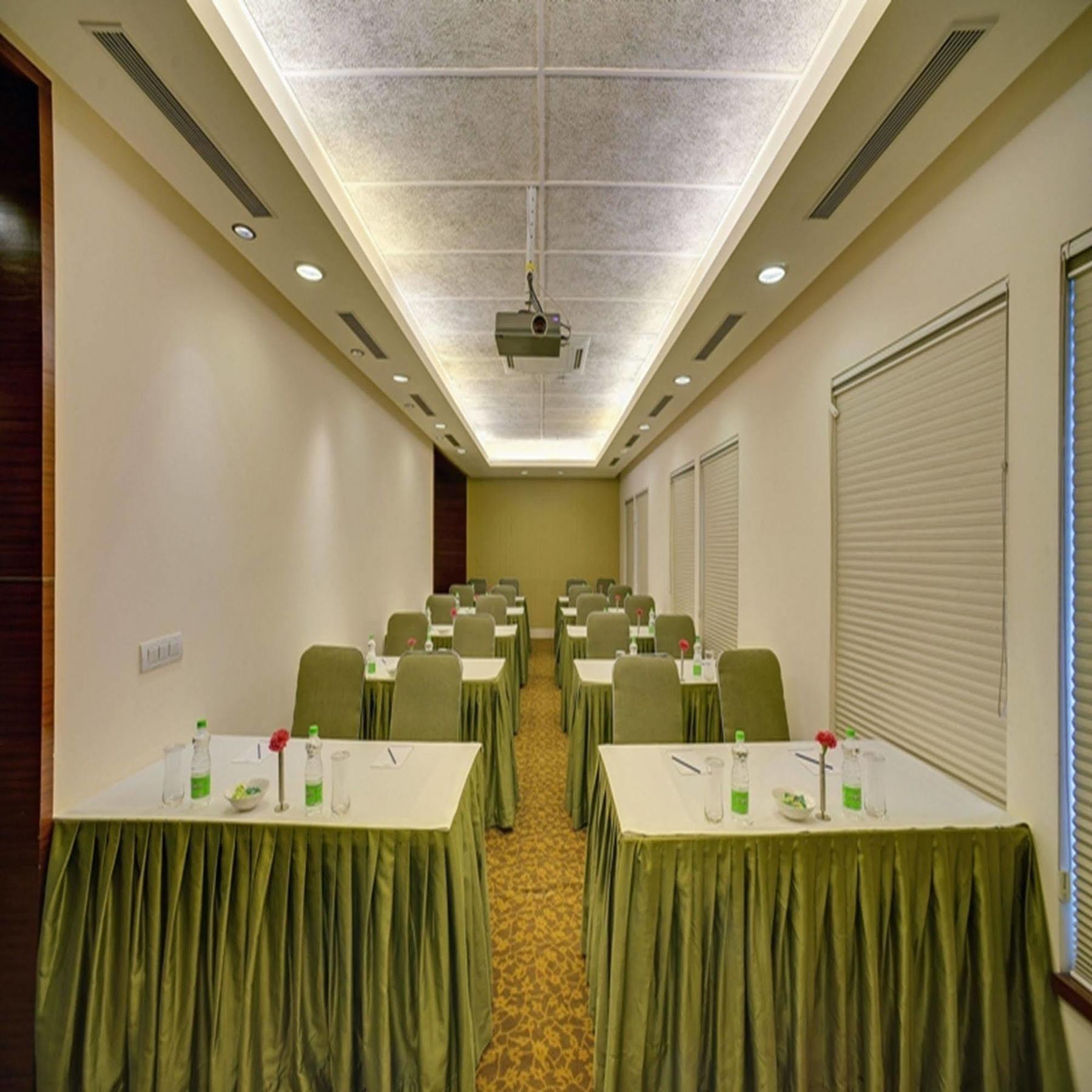 Muse Sarovar Portico Nehru Place New Delhi Eksteriør bilde